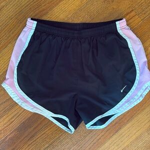 Women’s Nike tempo shorts size small